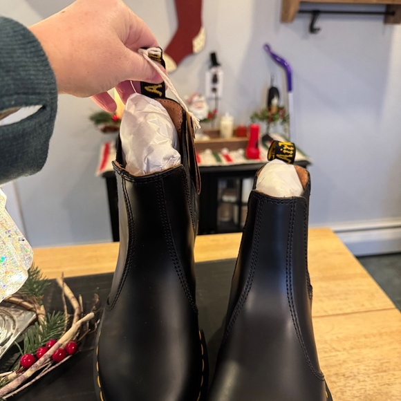 Dr. marten Smooth Chelsea Boot size 6 NIB - Picture 5 of 8